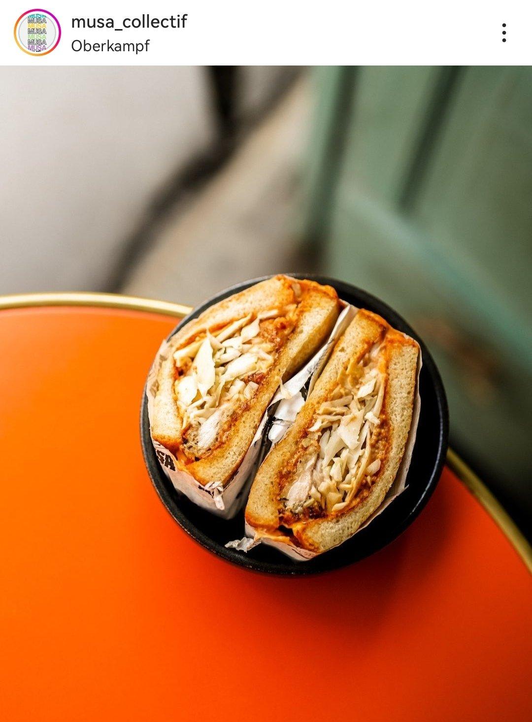 Table Bistrot Extérieur Orange Cerclée Laiton Ø60cm - Piètement Fonte d'Aluminium Noir - Réf: AMSTERDAM-TBL-BIST-EXT-60 – Image 5