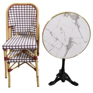 Ensemble bistrot terrasse table marbre blanc Ø60 cerclage laiton et chaises rotin France