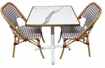 ensemble terrasse restaurant calacatta chaises bistrot france