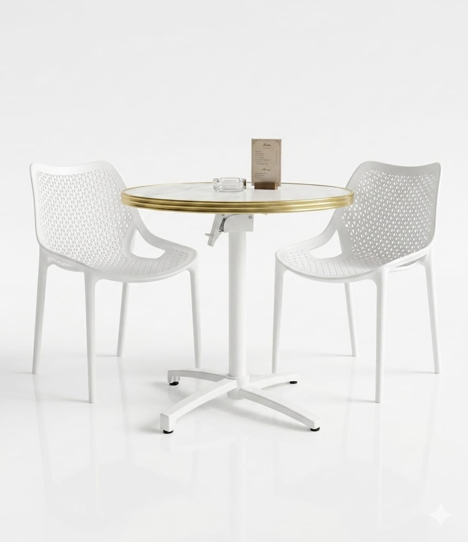 Ensemble terrasse restaurant blanc avec table bistrot marbre Calacatta 70 cm et chaises blanches empilables Cannes